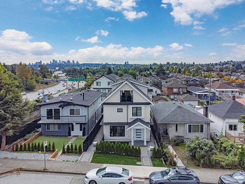 2 3344 Adanac Street