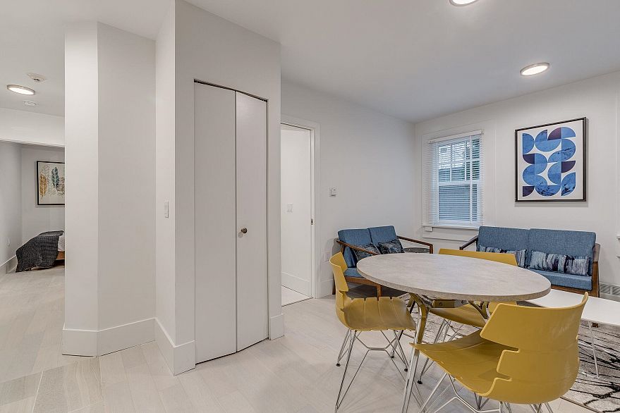 206 1425 HARO STREET, Vancouver BC V6G 1G2