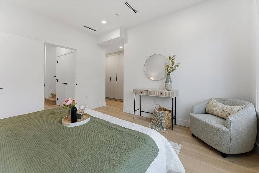 1 3218 W 38th Avenue