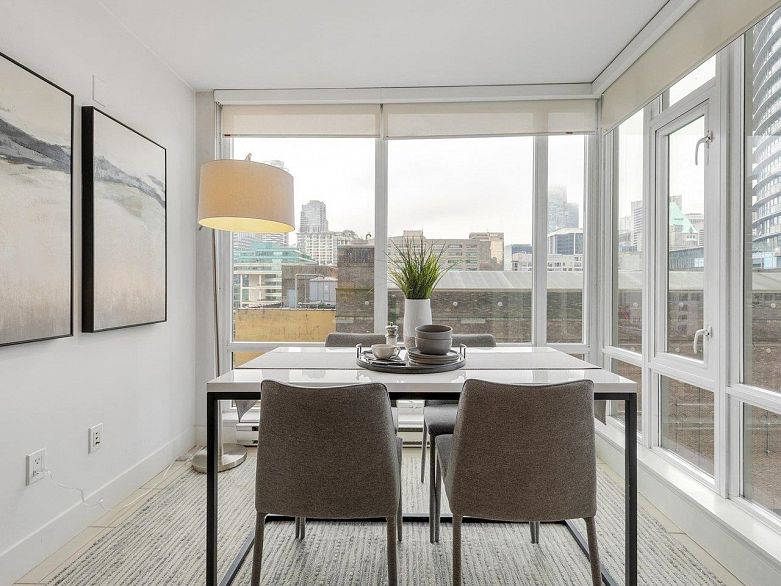 806 565 Smithe Street