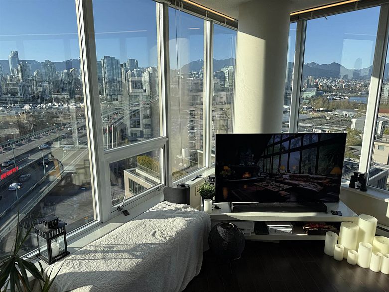 1404 445 W 2nd Avenue