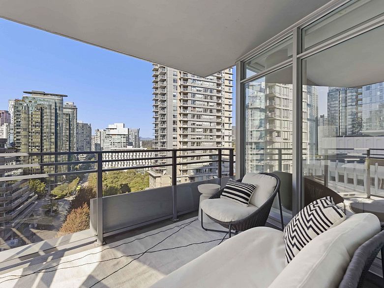 1505 1205 W Hastings Street