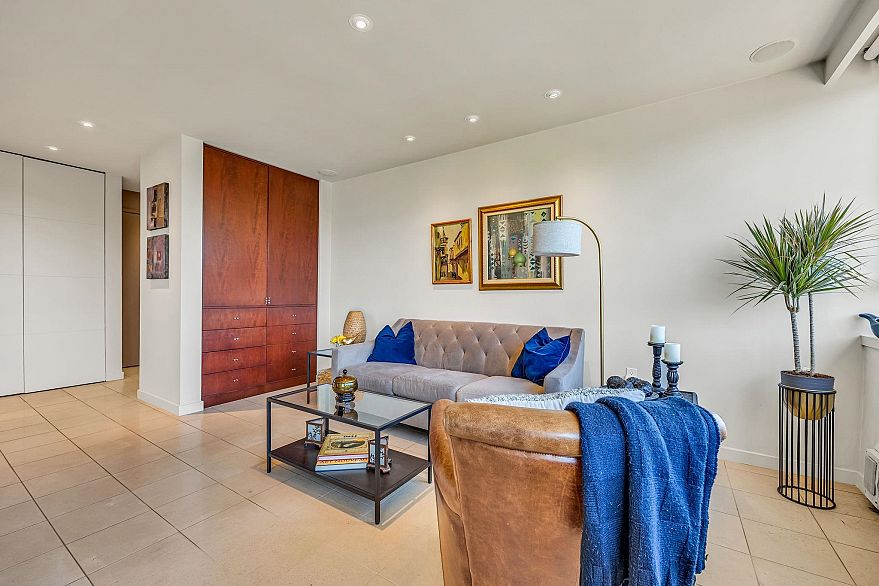 903 710 Chilco Street