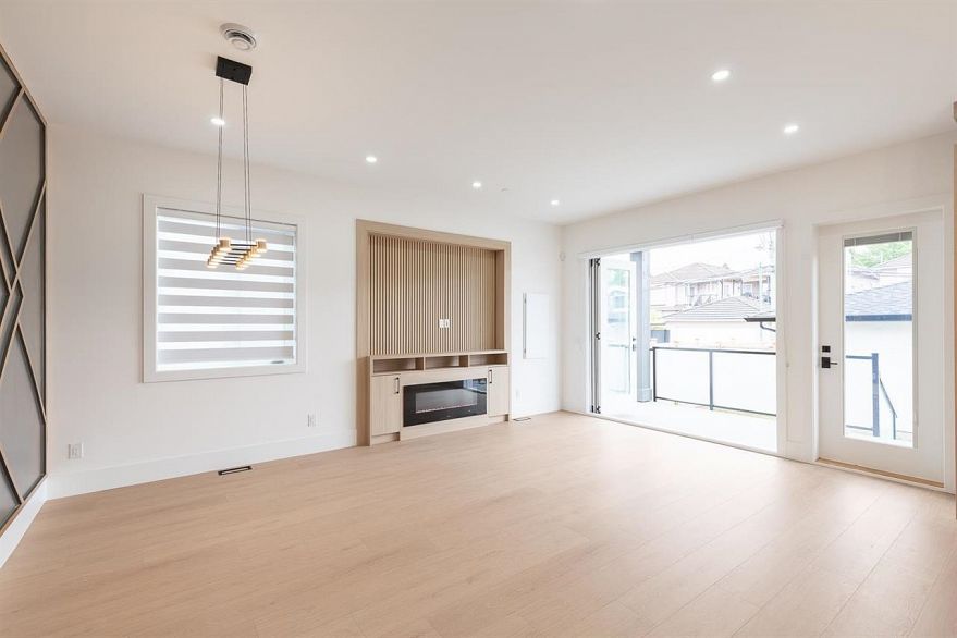 2 6964 Inverness Street