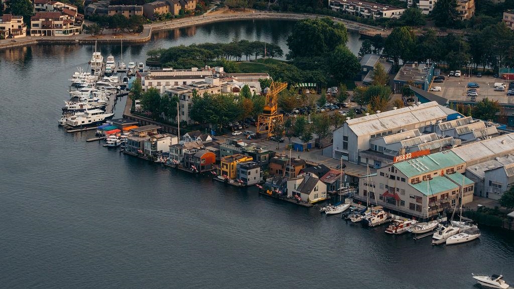 4906 1480 Howe Street