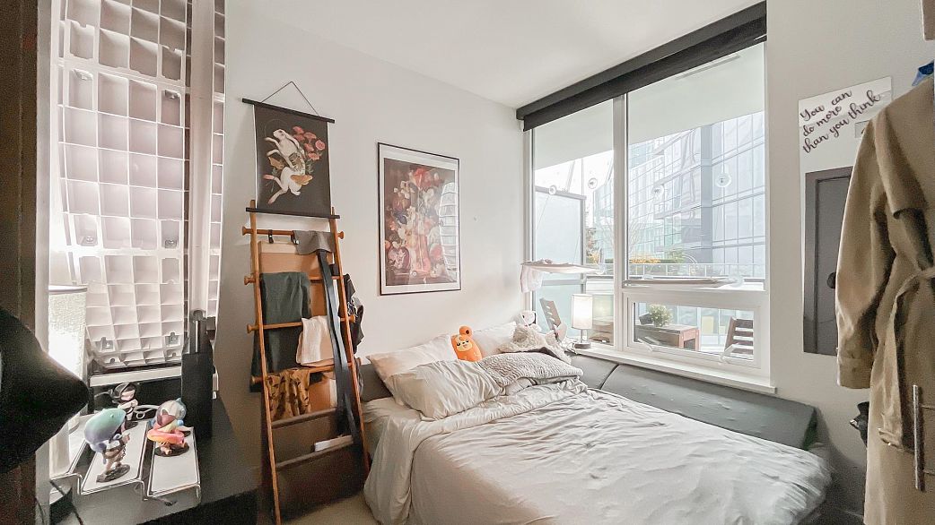 1205 68 Smithe Street