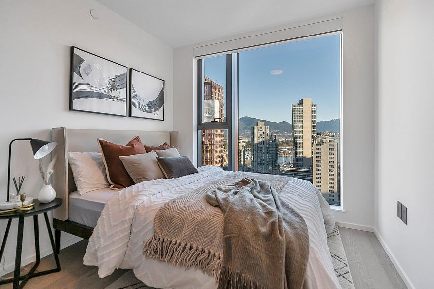 1105 1482 Robson Street