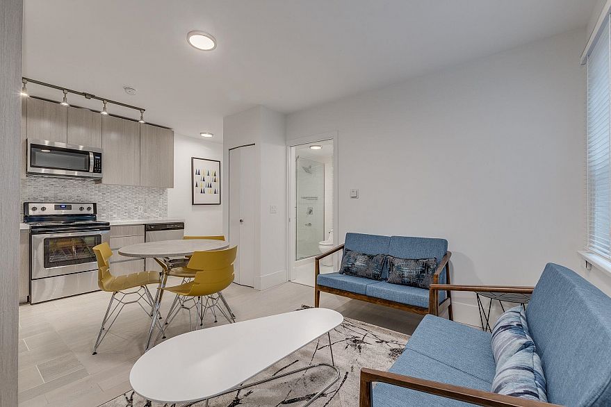 206 1425 HARO STREET, Vancouver BC V6G 1G2