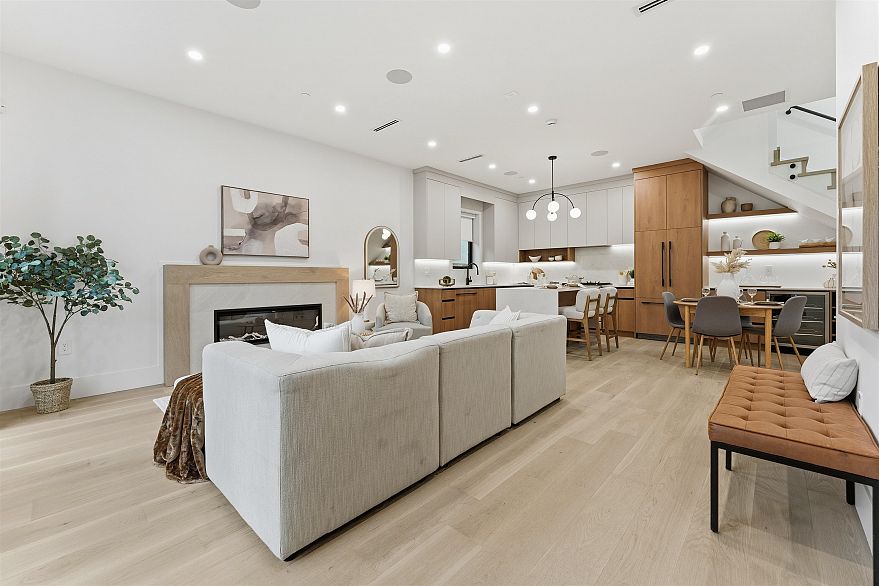 1 3218 W 38th Avenue