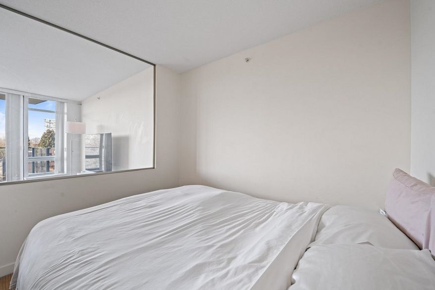 612 4888 Nanaimo Street