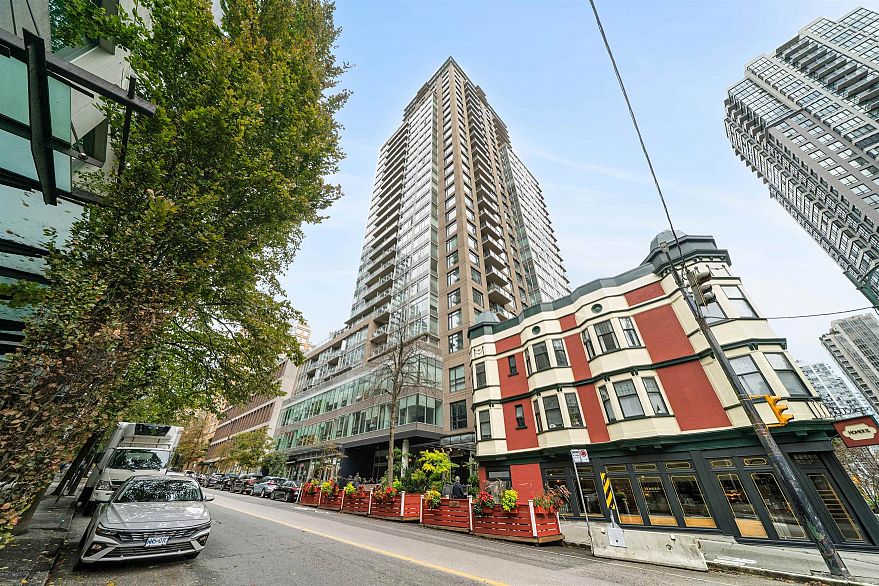 1607 888 Homer Street