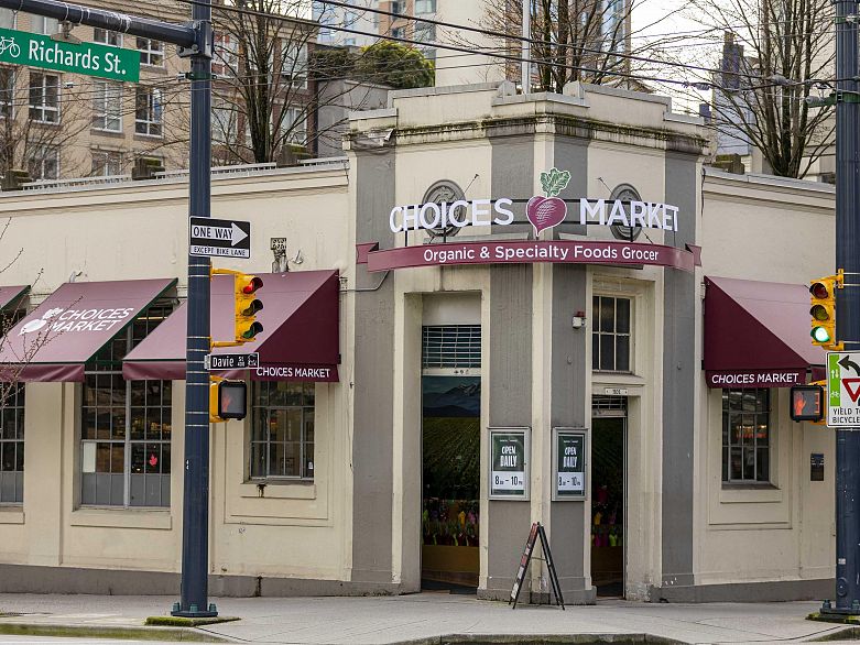 401 988 Richards Street