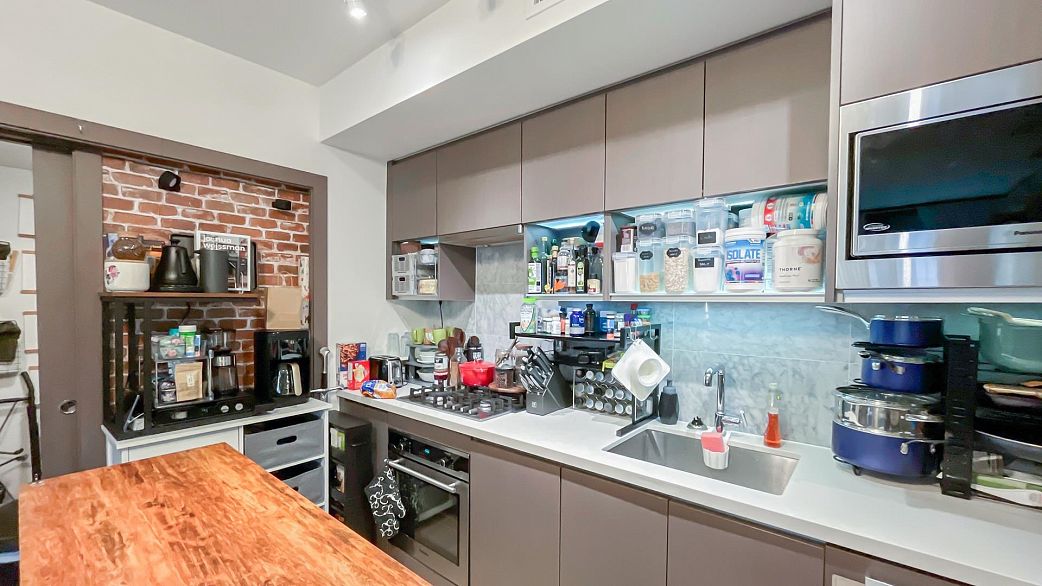 1205 68 Smithe Street