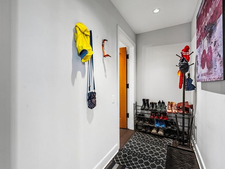 100 656 W 13th Avenue