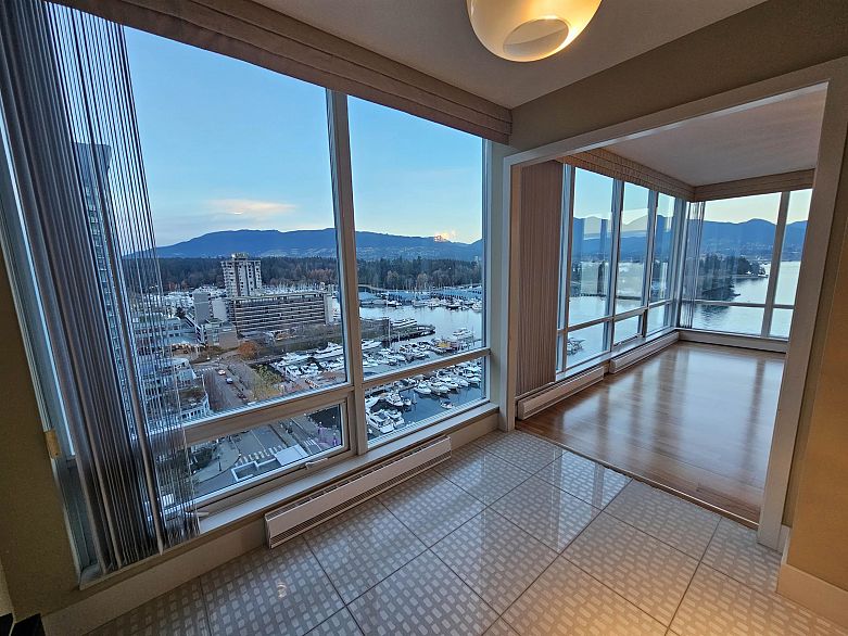 1701 499 Broughton Street