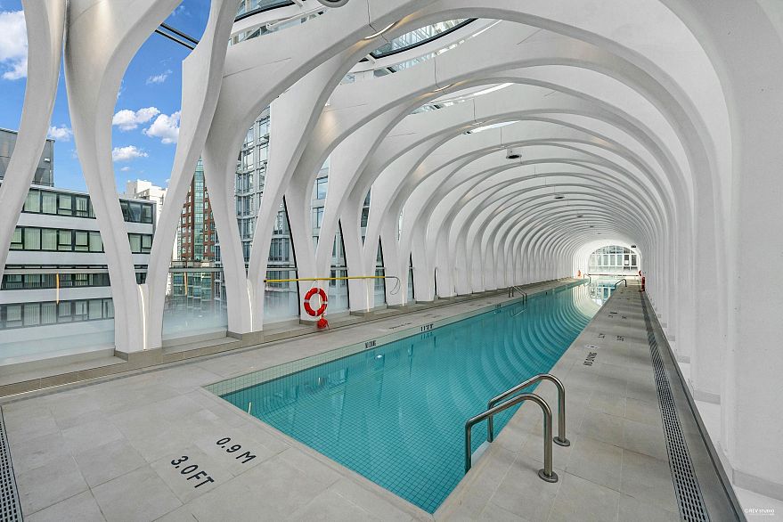 2207 1033 Nelson Street