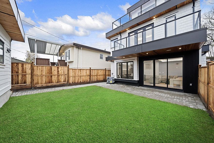 2 1967 E 13th Avenue