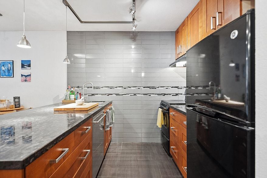 615 1330 Burrard Street