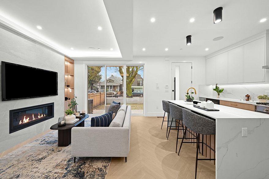 1 1967 E 13th Avenue