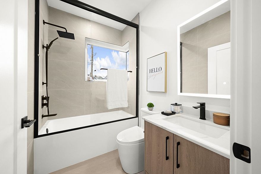 2 1967 E 13th Avenue