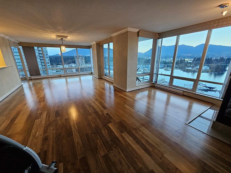 1701 499 Broughton Street