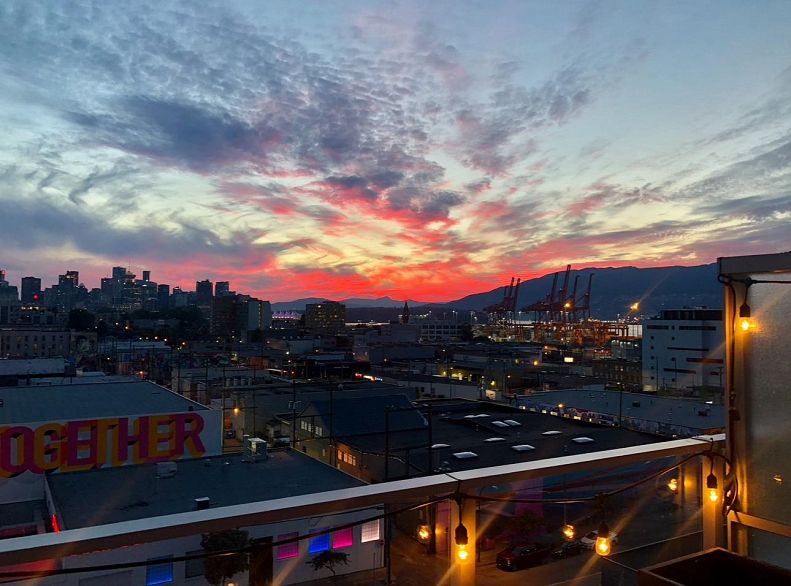 808 933 E Hastings Street