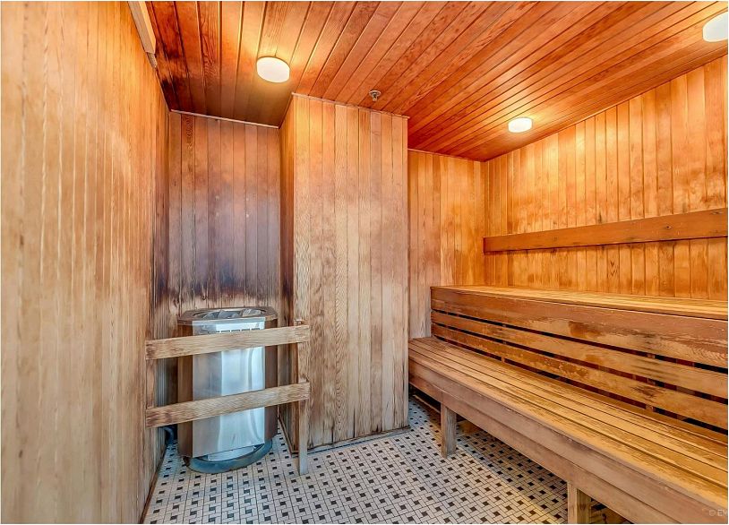 2006 58 Keefer Place