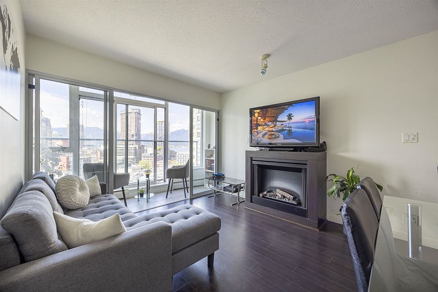 2006 58 Keefer Place