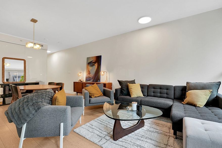 205 1477 WEST PENDER STREET, Vancouver BC V6G 2S3