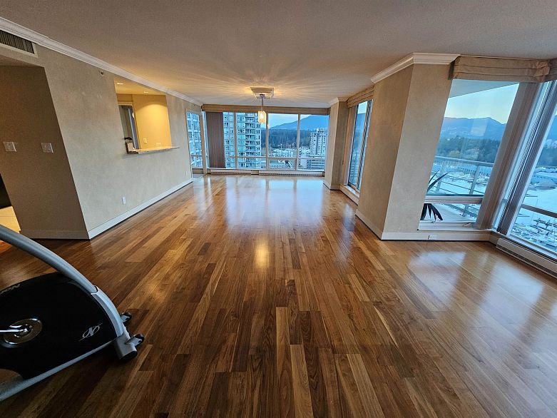 1701 499 Broughton Street