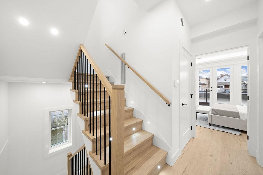 2 1967 E 13th Avenue