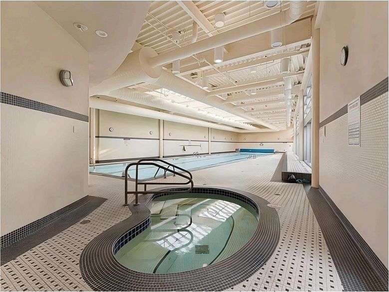 2006 58 Keefer Place