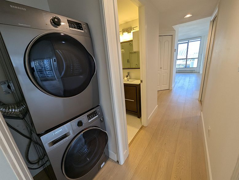 1903 867 Hamilton Street