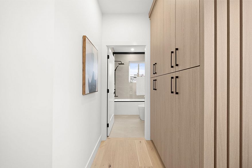 2 1967 E 13th Avenue