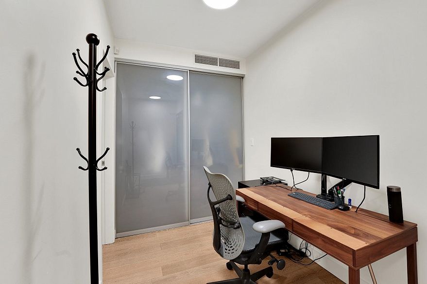 205 1477 WEST PENDER STREET, Vancouver BC V6G 2S3