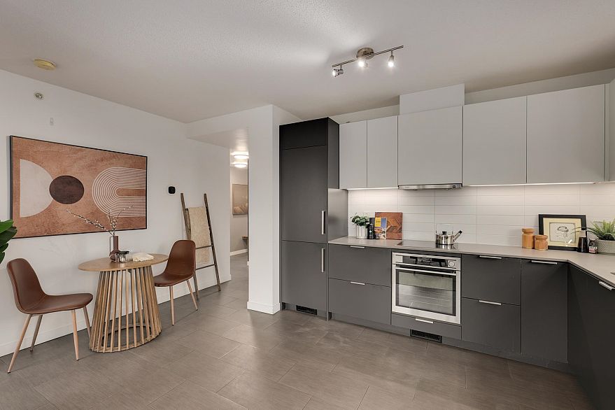 1102 66 W Cordova Street