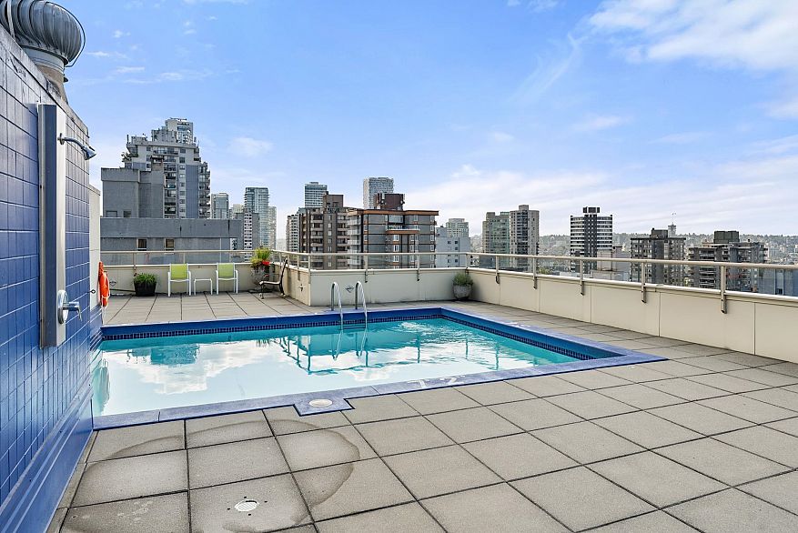 806 1250 Burnaby Street