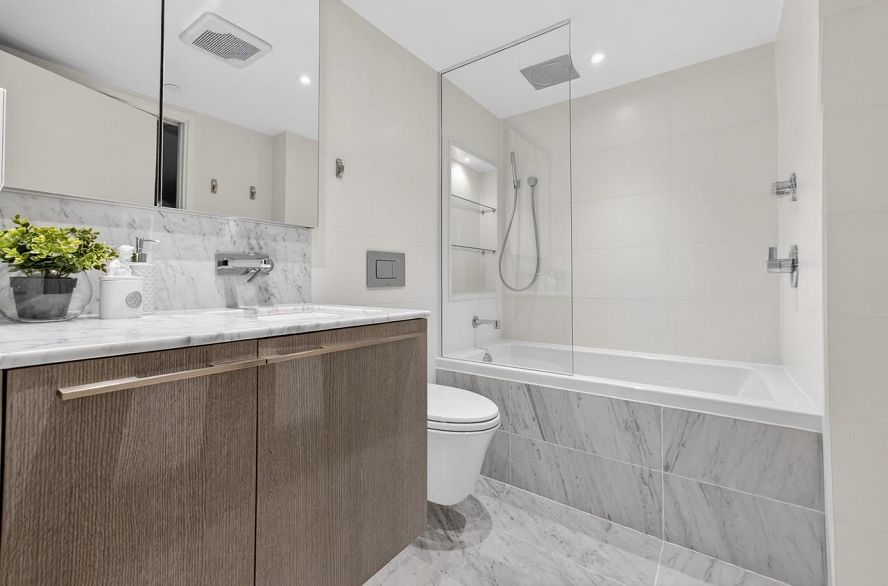 2701 1111 Richards Street