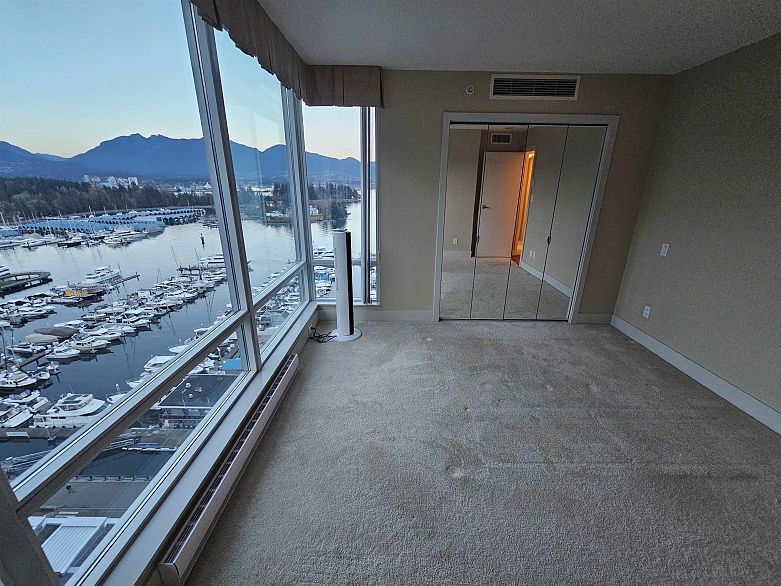 1701 499 Broughton Street