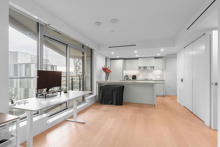 708 889 Pacific Street