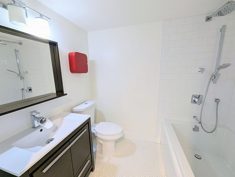 1903 867 Hamilton Street