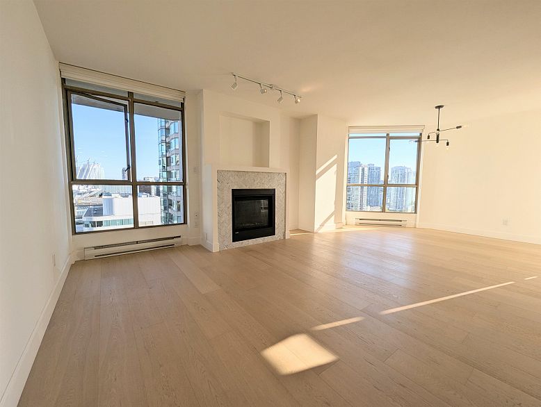 1903 867 Hamilton Street