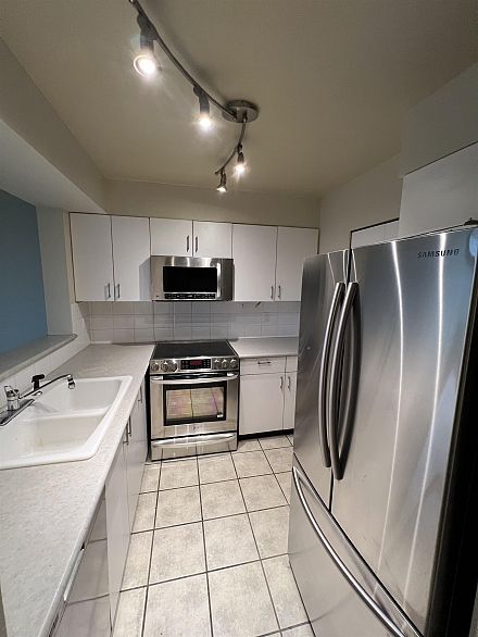 412 288 E 8th Avenue