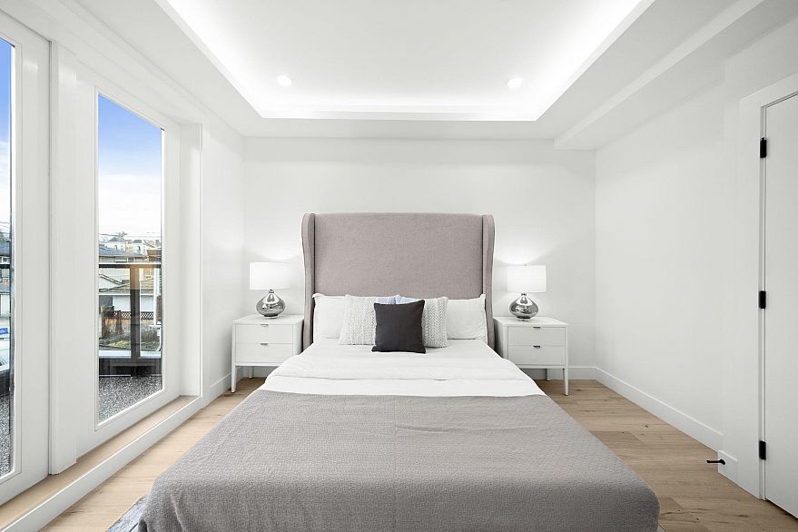 2 1967 E 13th Avenue