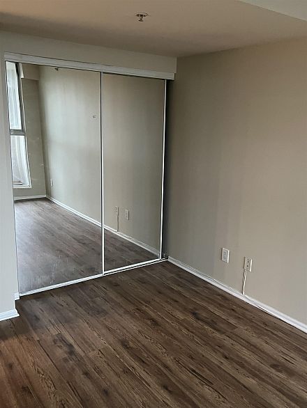 412 288 E 8th Avenue