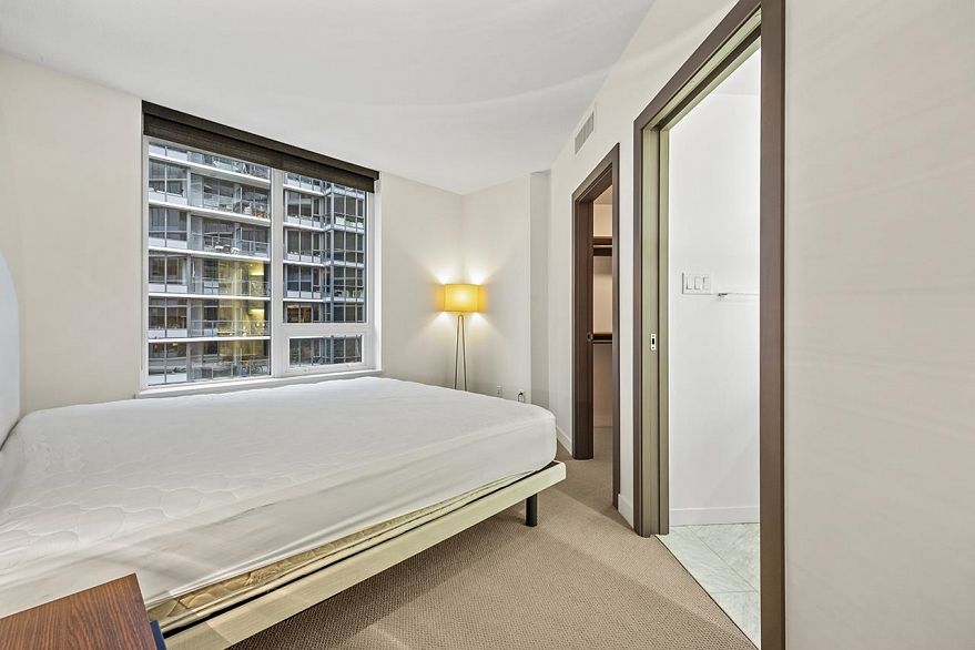 758 38 Smithe Street