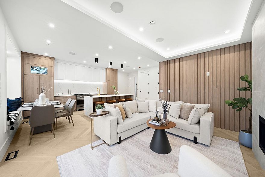 2 1967 E 13th Avenue