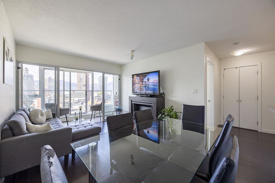 2006 58 Keefer Place