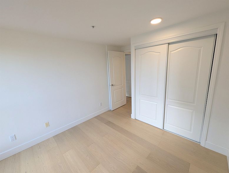 1903 867 Hamilton Street