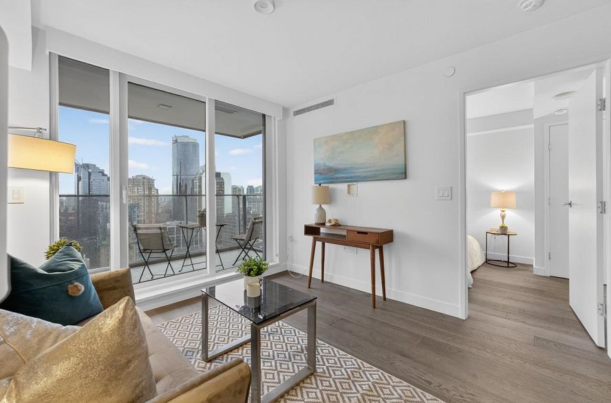 2701 1111 Richards Street